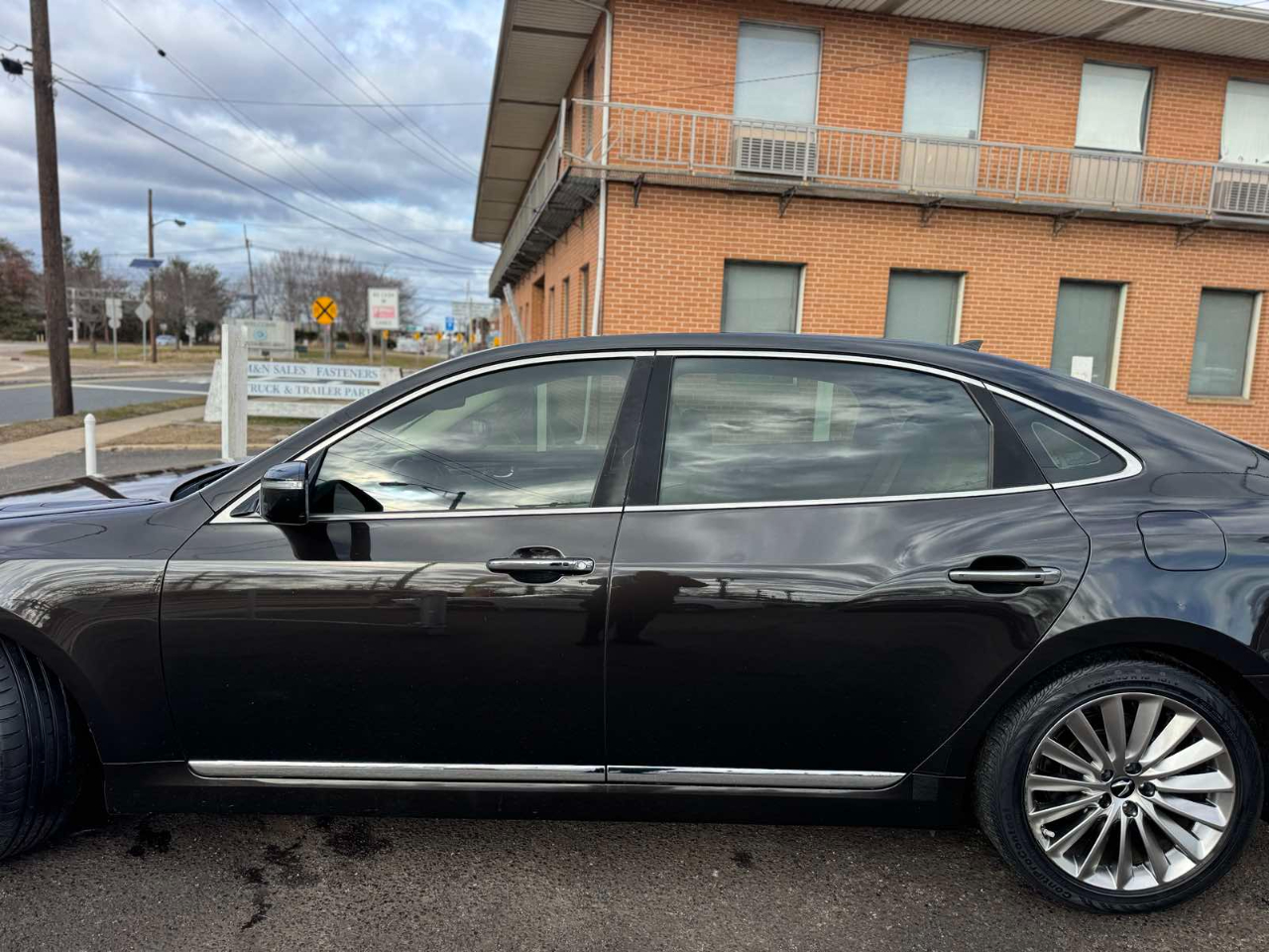 Hyundai Equus 4dr Sdn Signature 2014