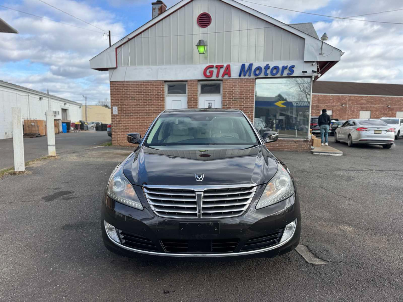 Hyundai Equus 4dr Sdn Signature 2014