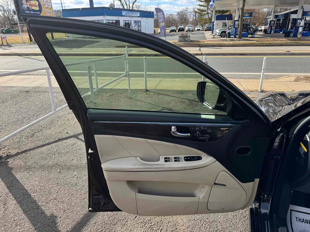 Hyundai Equus 4dr Sdn Signature 2014