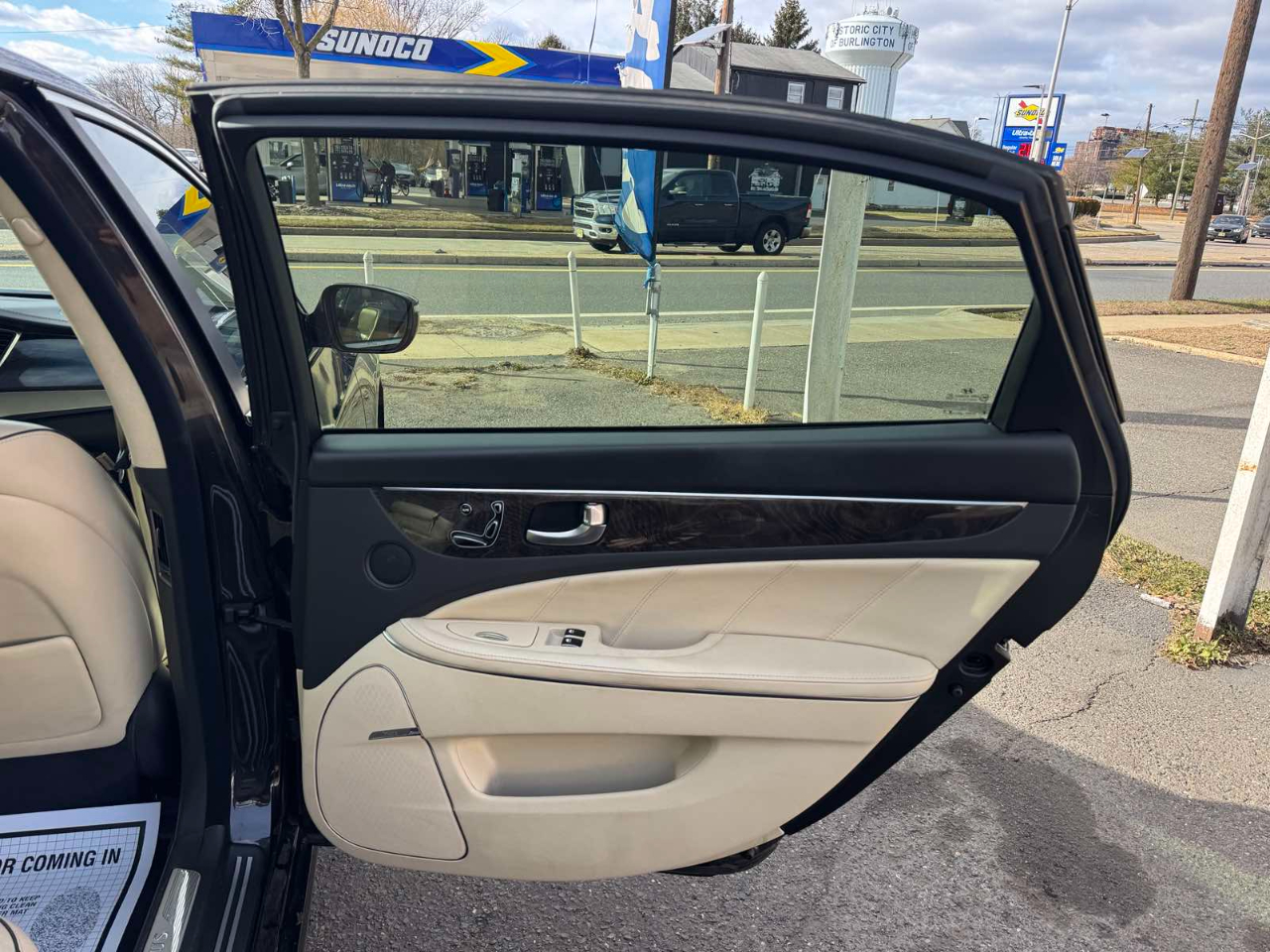 Hyundai Equus 4dr Sdn Signature 2014