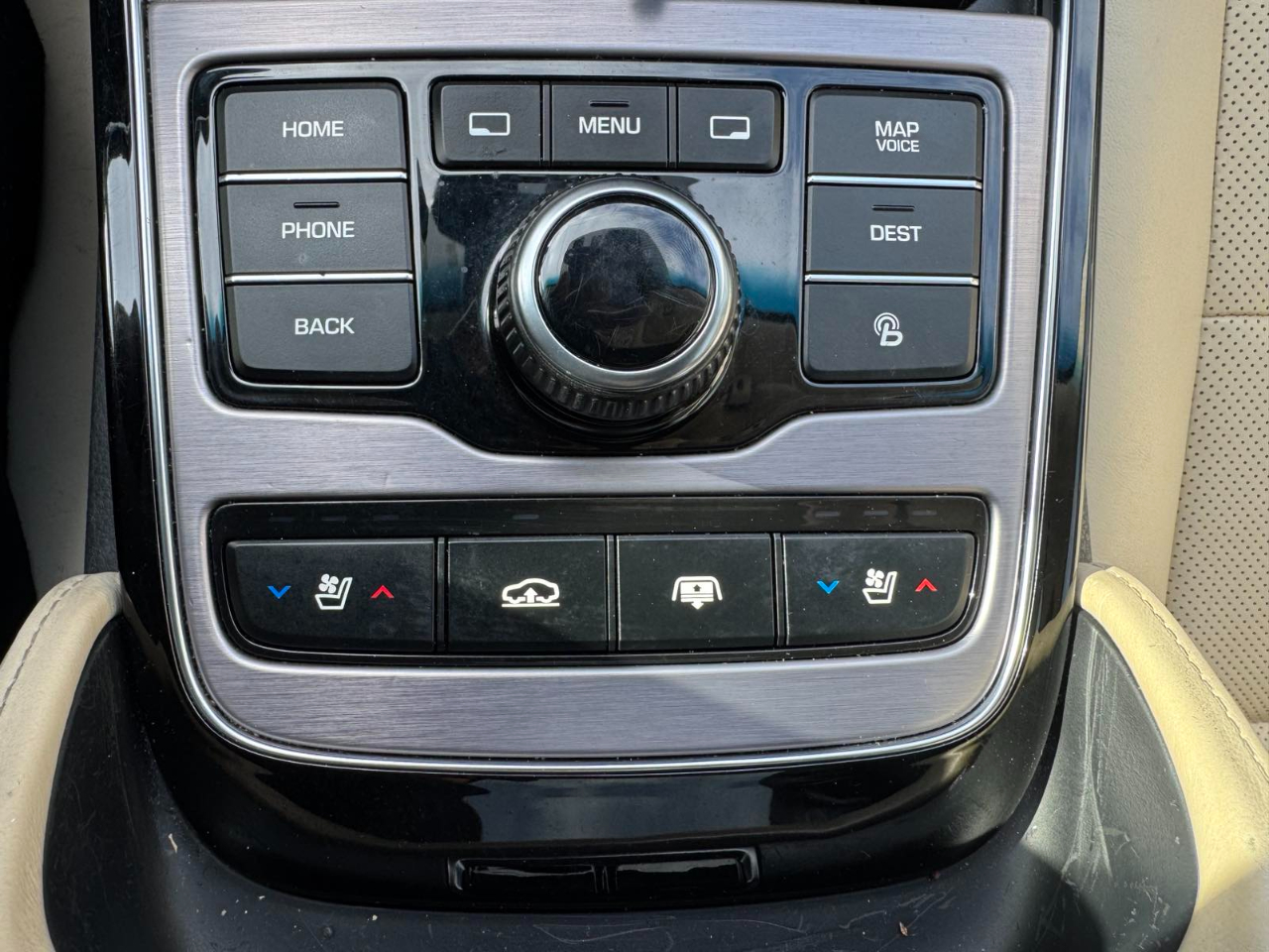 Hyundai Equus 4dr Sdn Signature 2014