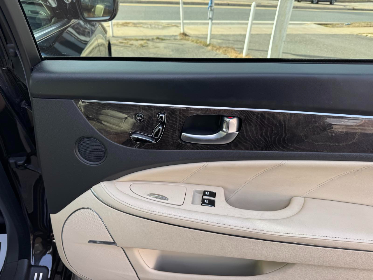 Hyundai Equus 4dr Sdn Signature 2014