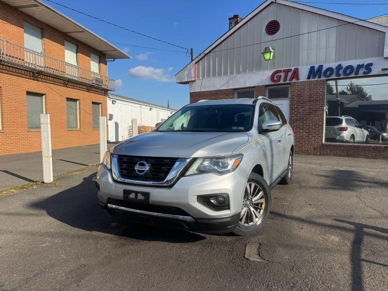Nissan Pathfinder 4x4 SV 2018