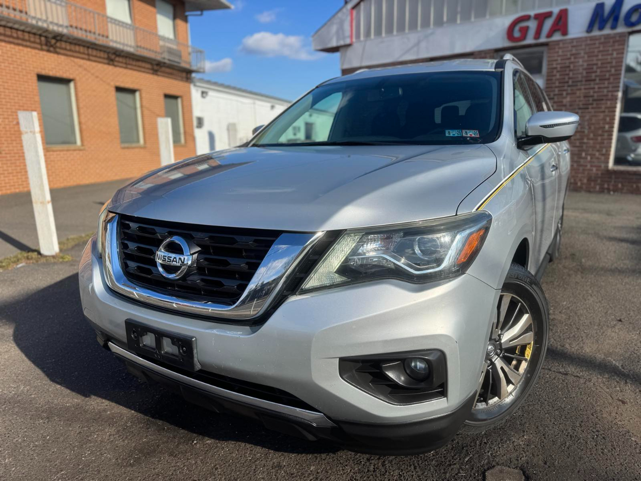 Nissan Pathfinder 4x4 SV 2018