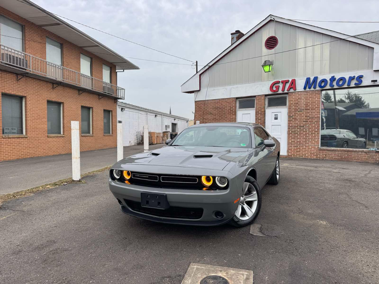 Dodge Challenger SXT RWD 2019