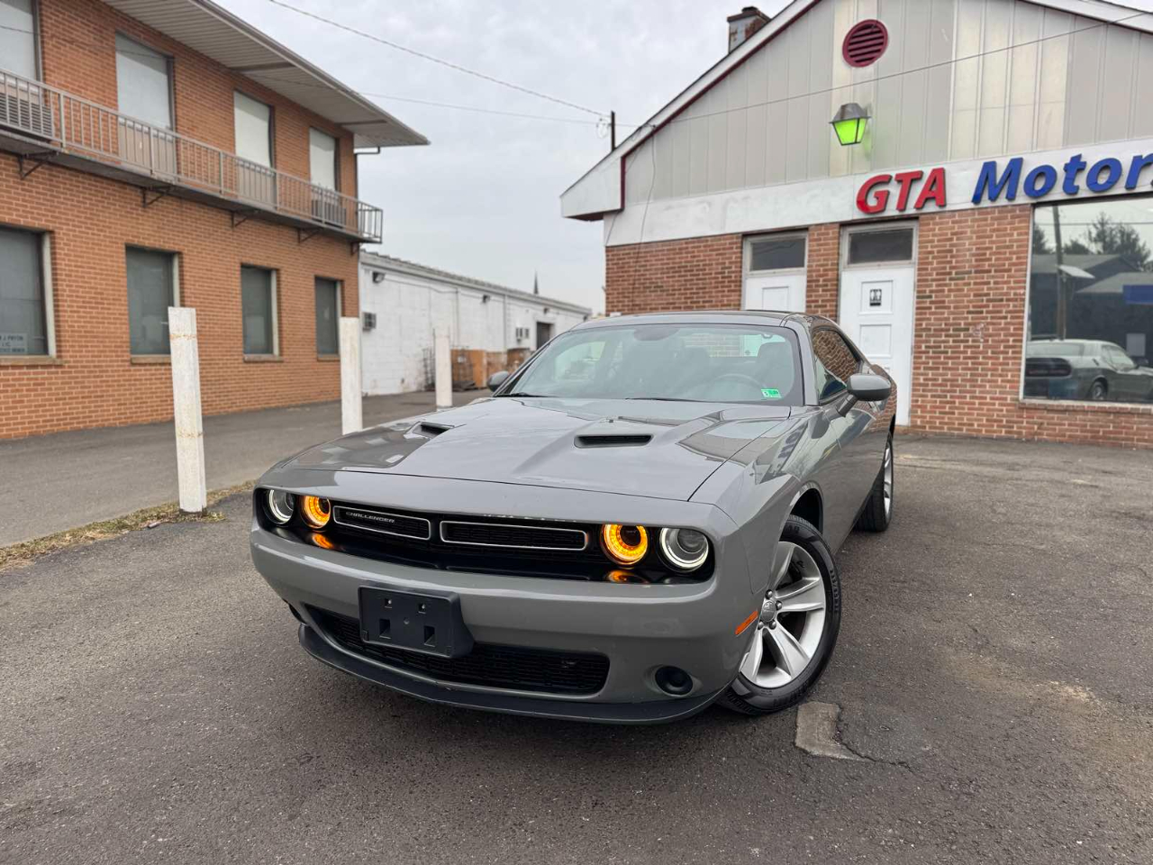 Dodge Challenger SXT RWD 2019