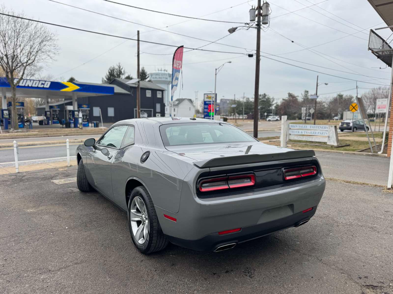 Dodge Challenger SXT RWD 2019