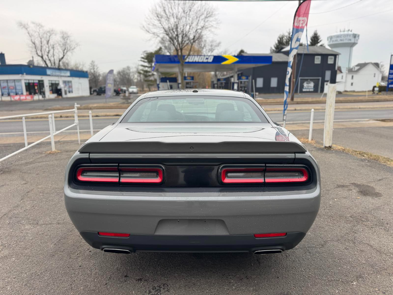 Dodge Challenger SXT RWD 2019