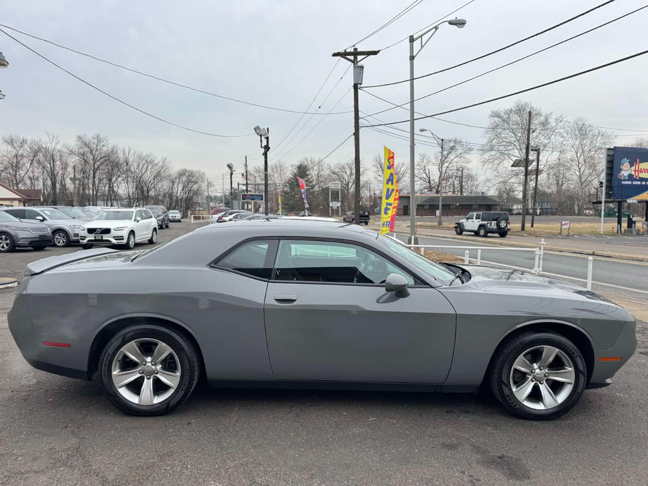 Dodge Challenger SXT RWD 2019