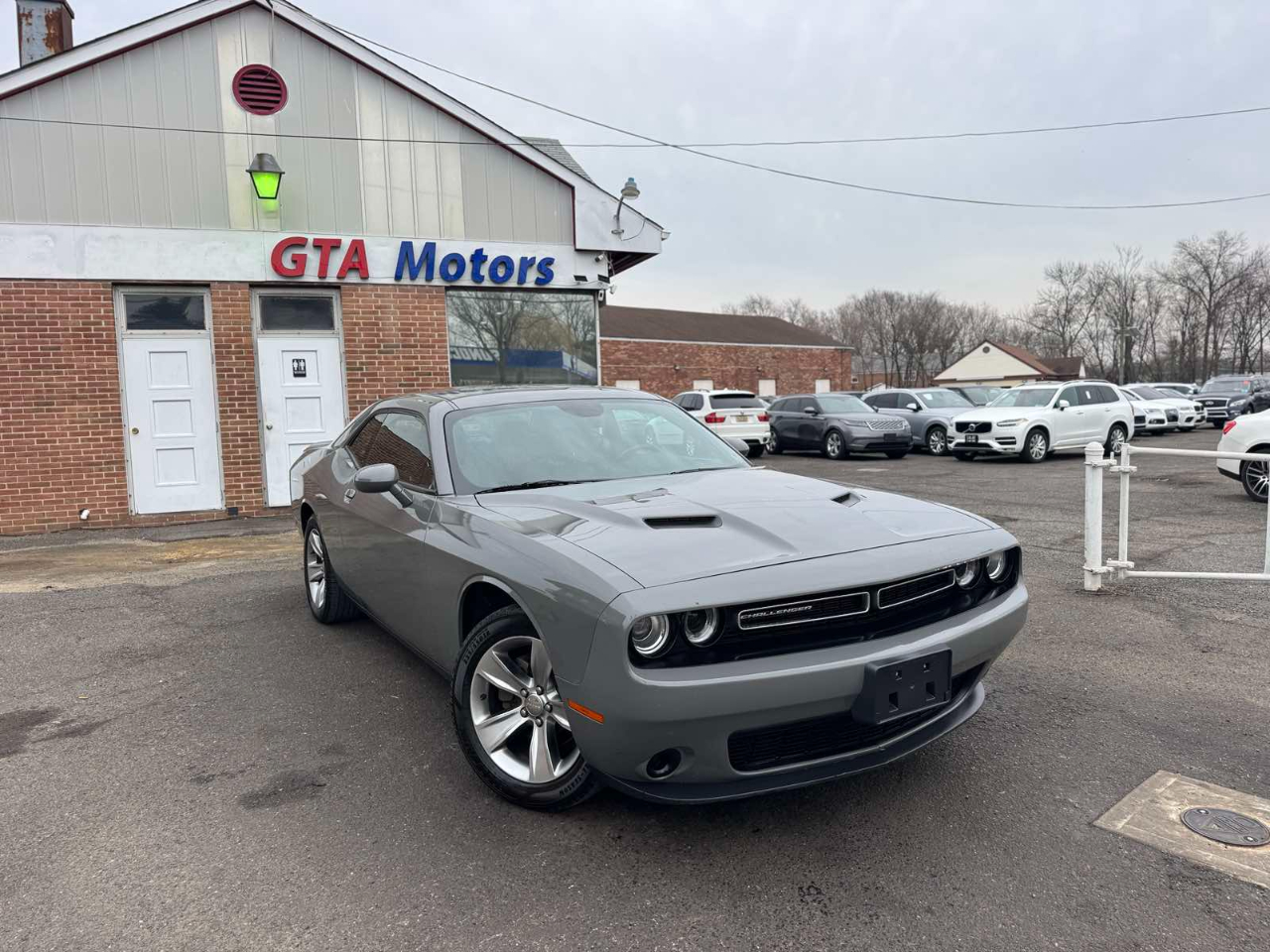 Dodge Challenger SXT RWD 2019