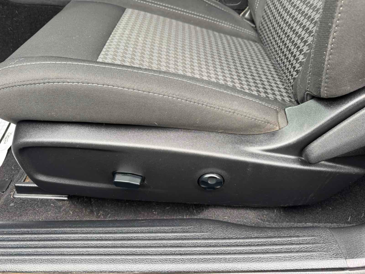 Dodge Challenger SXT RWD 2019