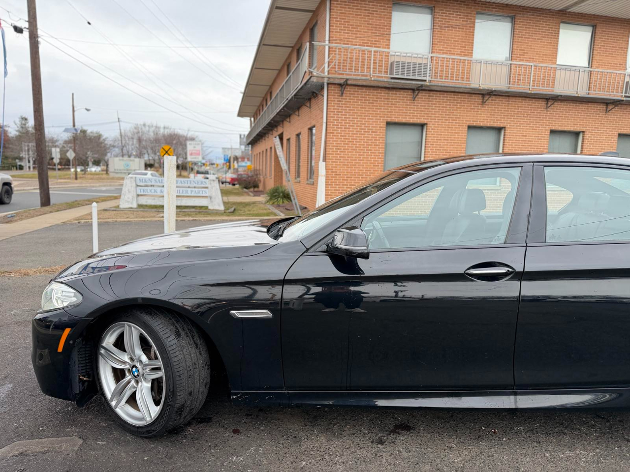 BMW 5 Series 4dr Sdn 550i xDrive AWD 2015