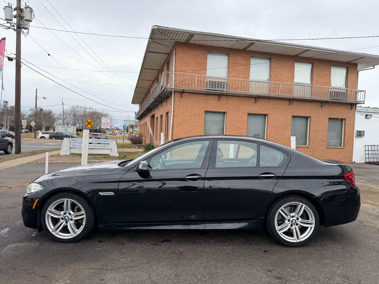 BMW 5 Series 4dr Sdn 550i xDrive AWD 2015