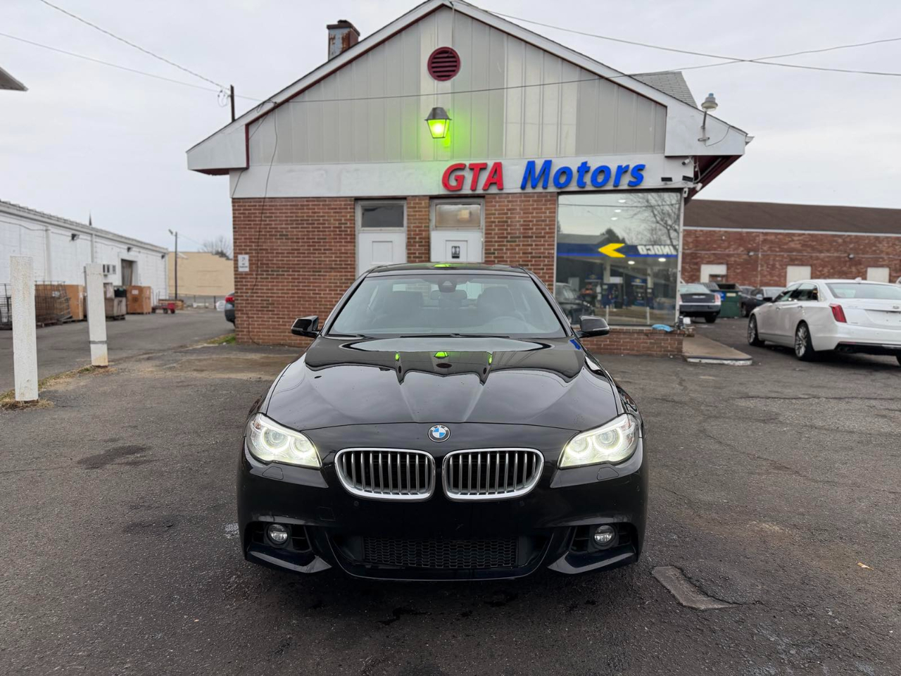BMW 5 Series 4dr Sdn 550i xDrive AWD 2015