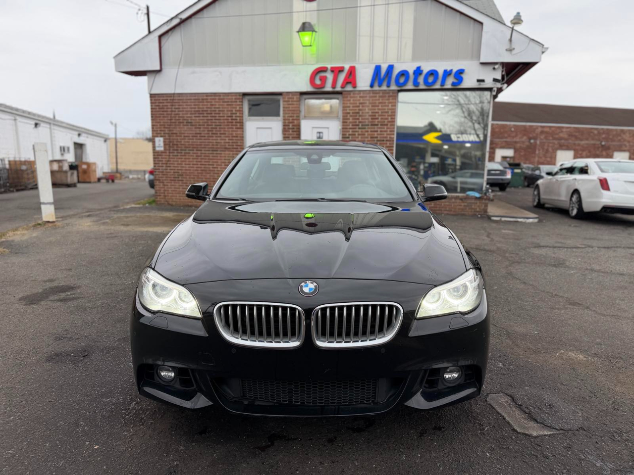 BMW 5 Series 4dr Sdn 550i xDrive AWD 2015