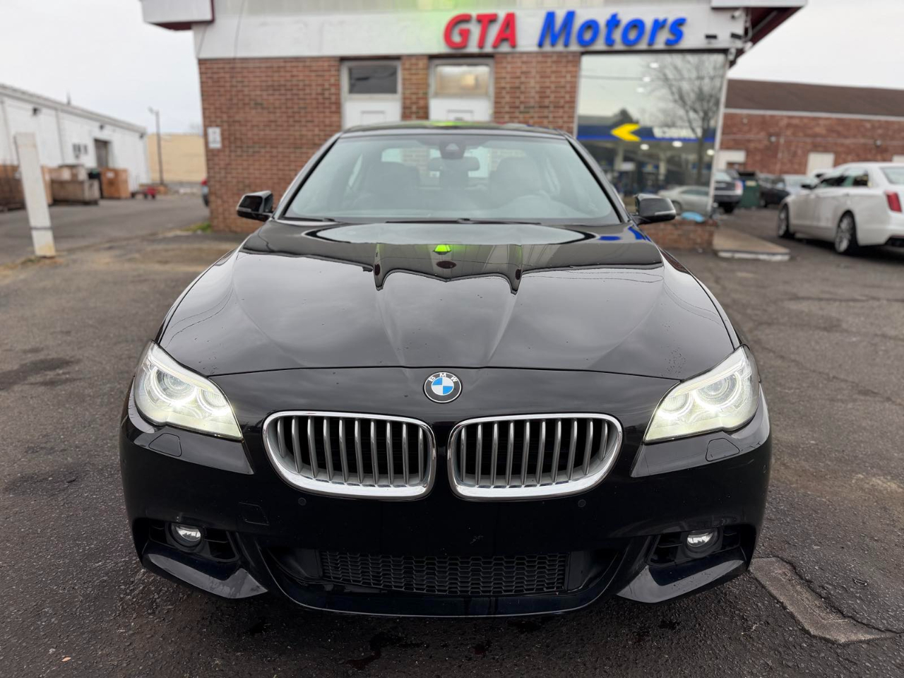 BMW 5 Series 4dr Sdn 550i xDrive AWD 2015