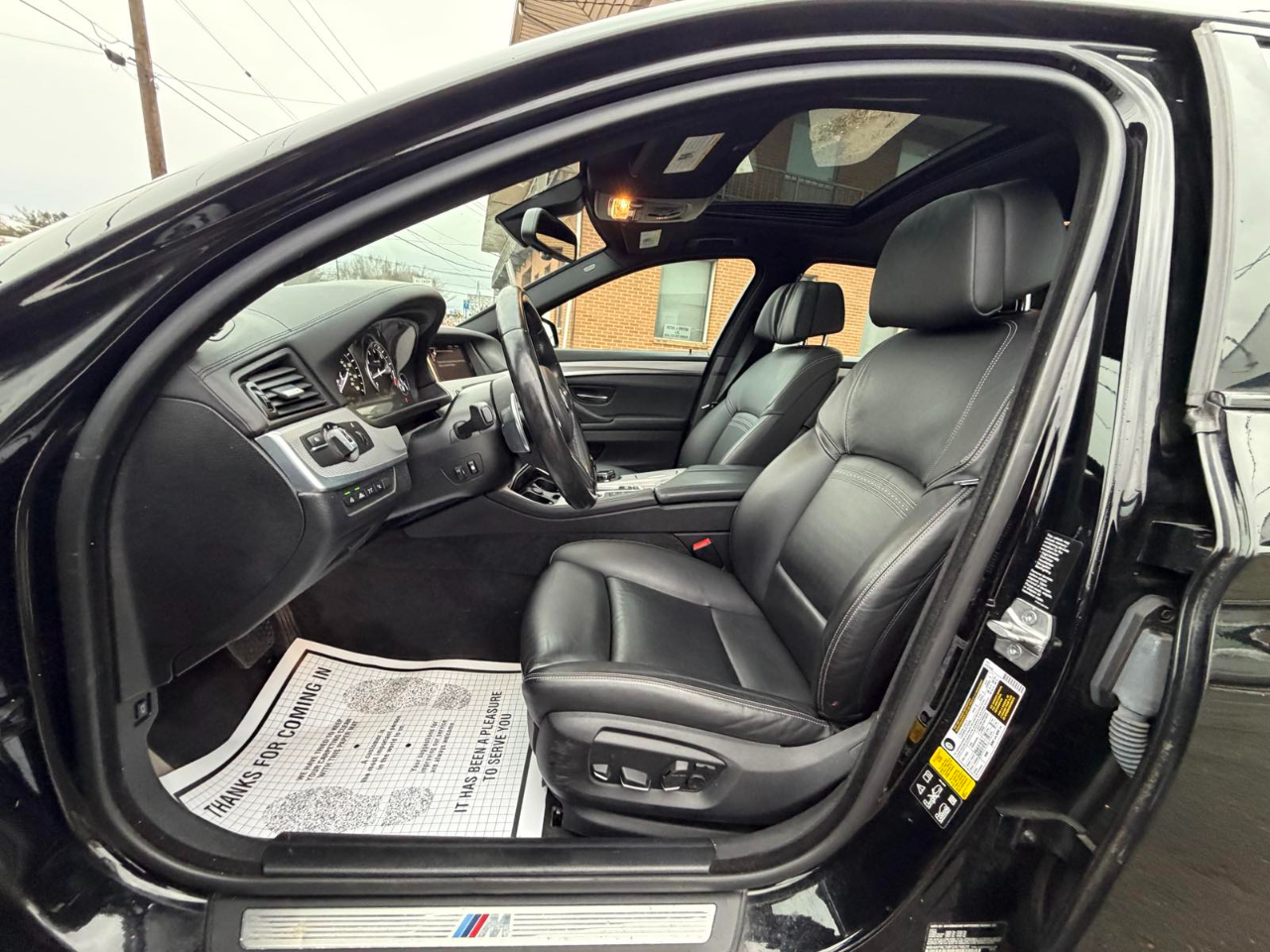 BMW 5 Series 4dr Sdn 550i xDrive AWD 2015