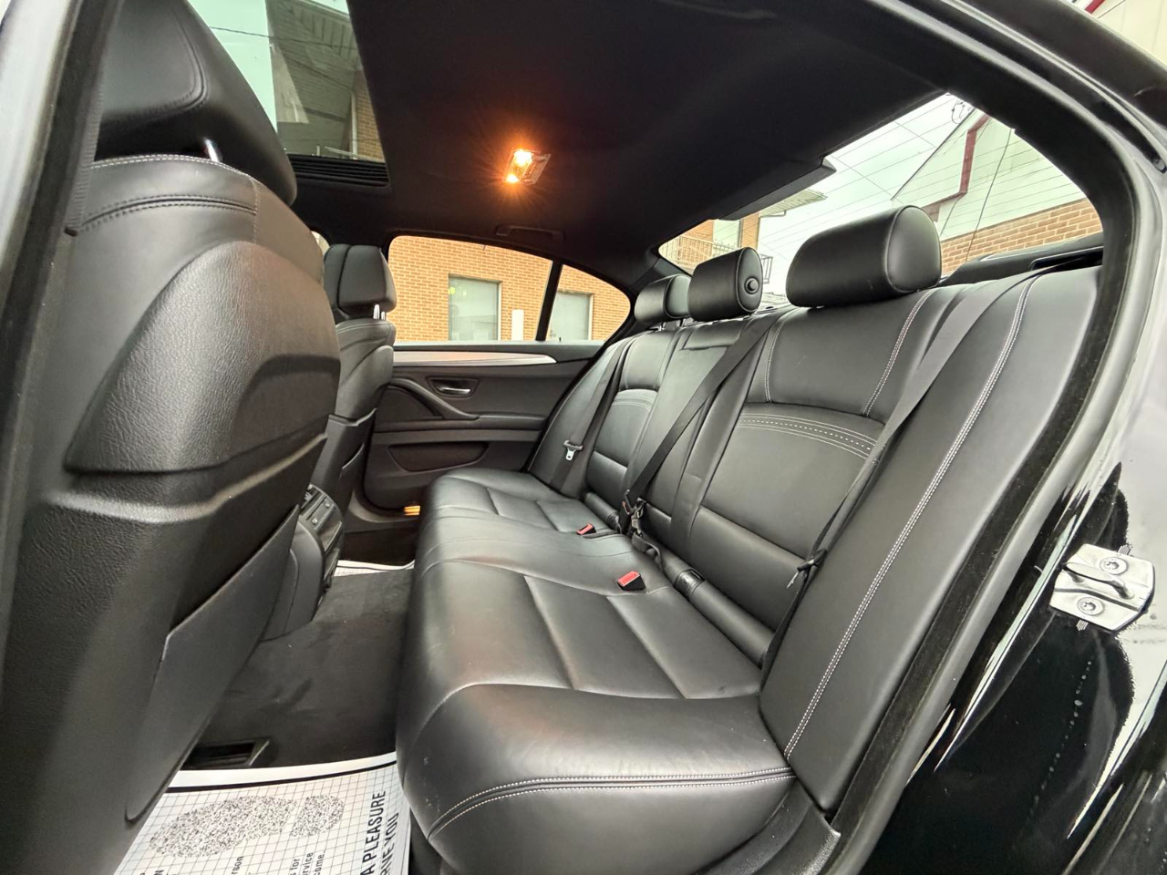 BMW 5 Series 4dr Sdn 550i xDrive AWD 2015