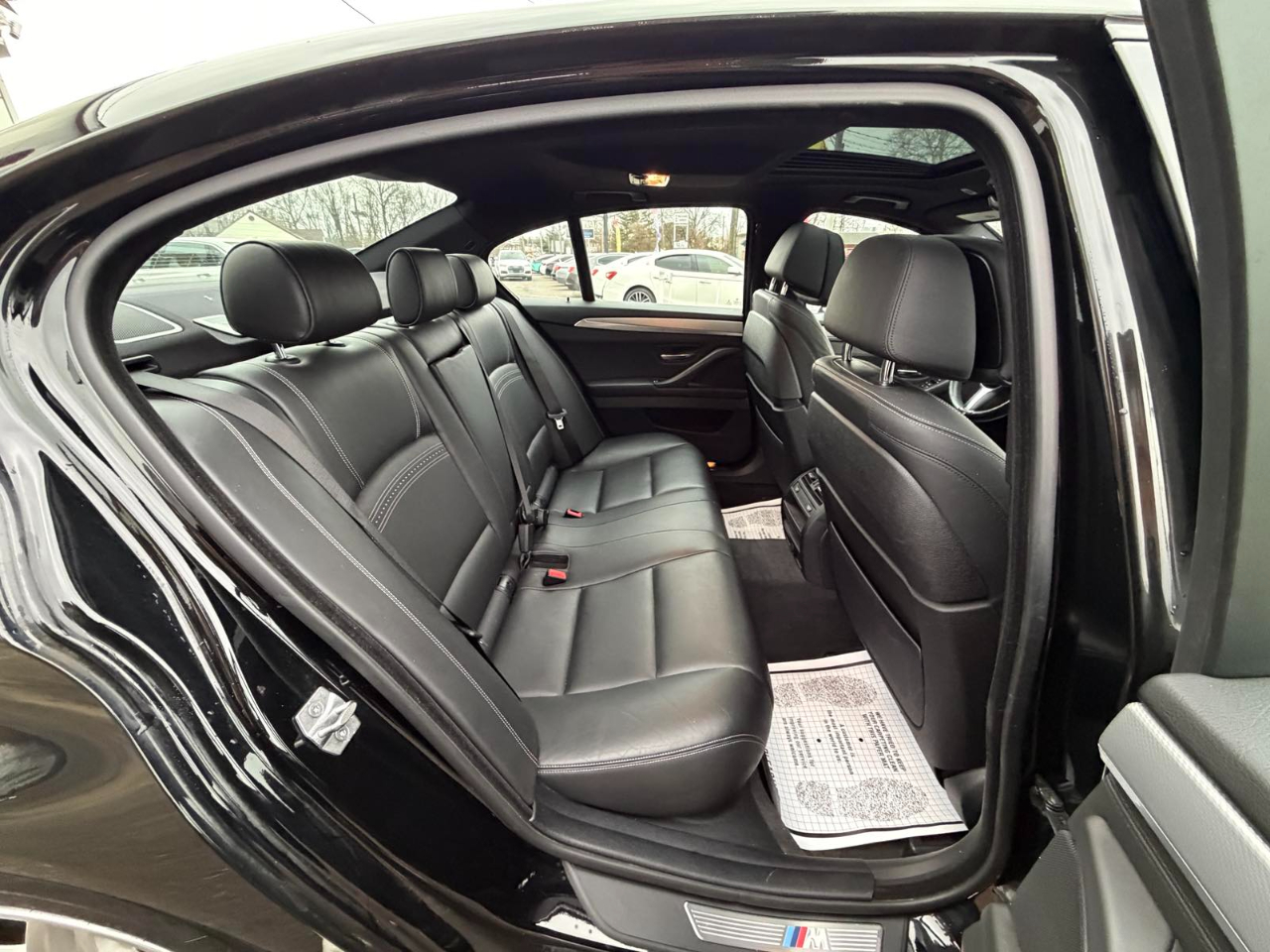 BMW 5 Series 4dr Sdn 550i xDrive AWD 2015