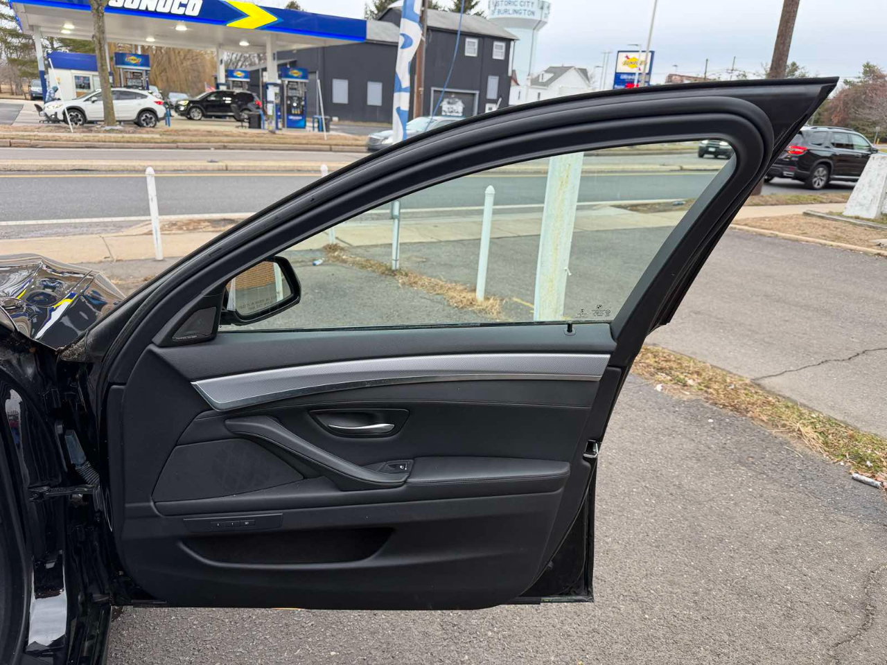 BMW 5 Series 4dr Sdn 550i xDrive AWD 2015