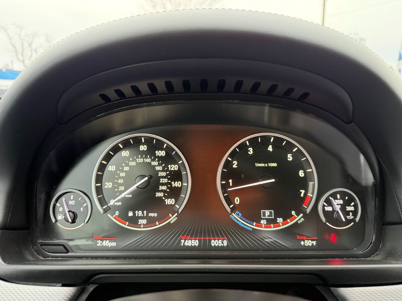 BMW 5 Series 4dr Sdn 550i xDrive AWD 2015