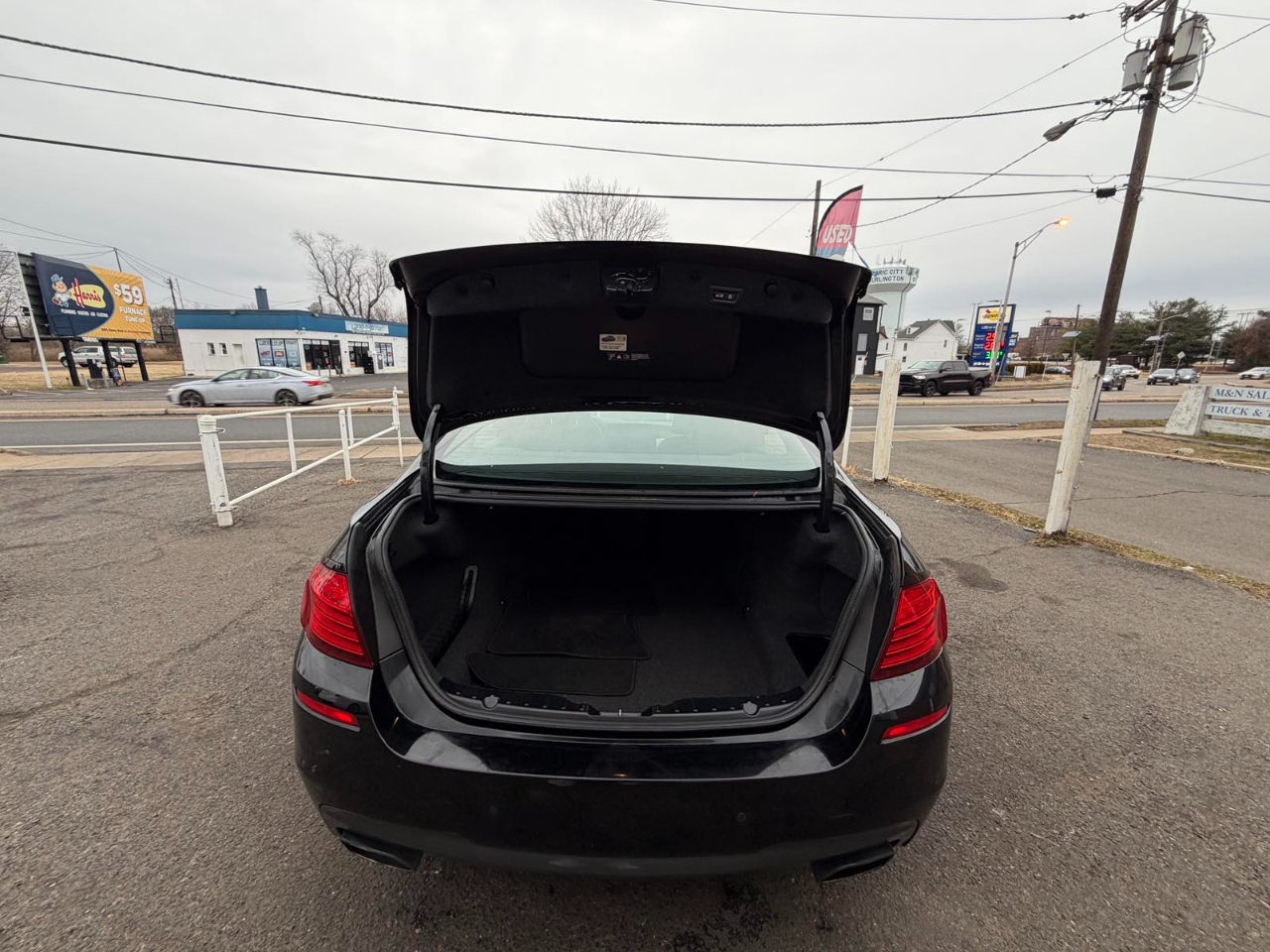 BMW 5 Series 4dr Sdn 550i xDrive AWD 2015