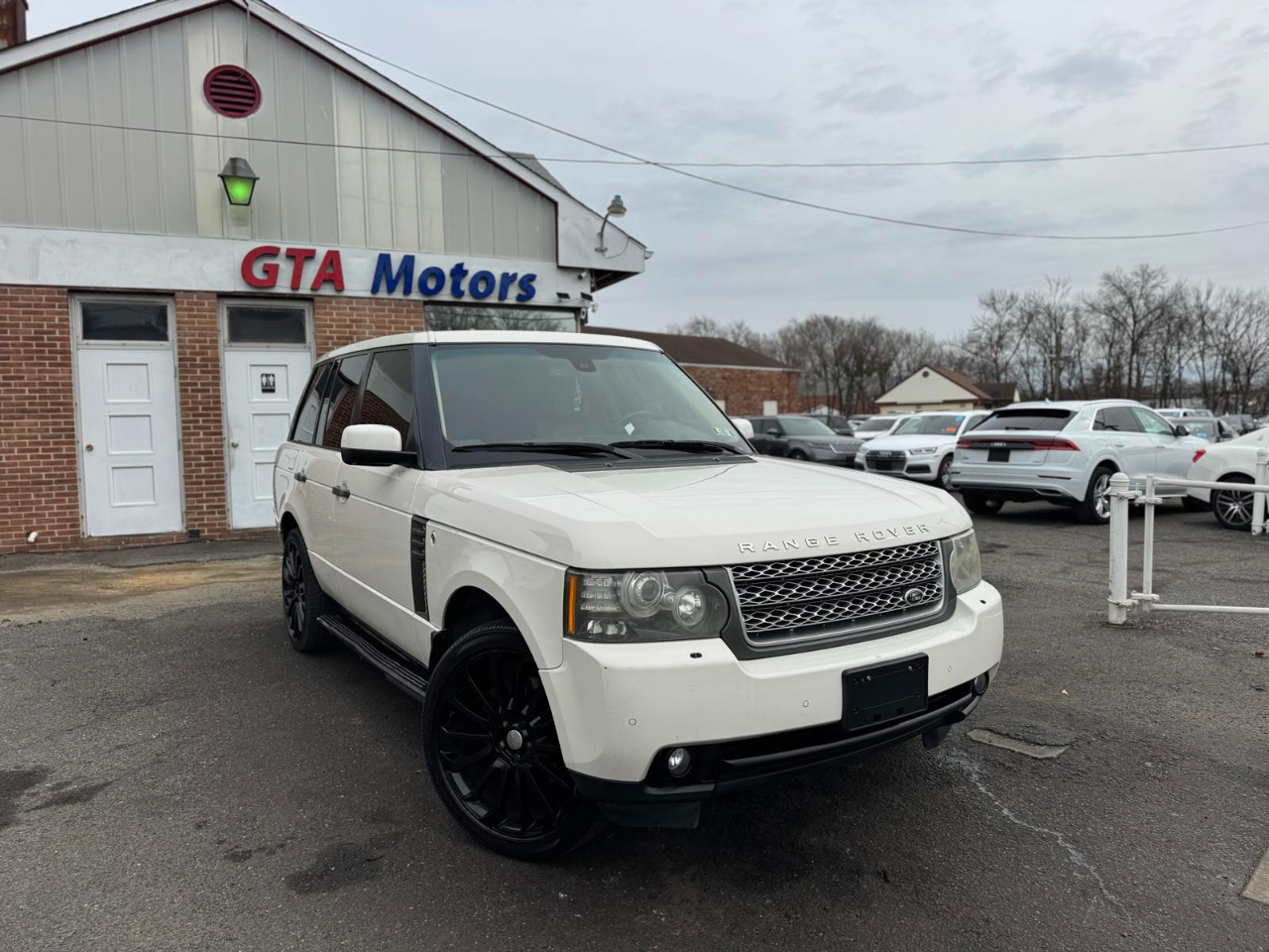 Land Rover Range Rover 4WD 4dr HSE LUX 2010