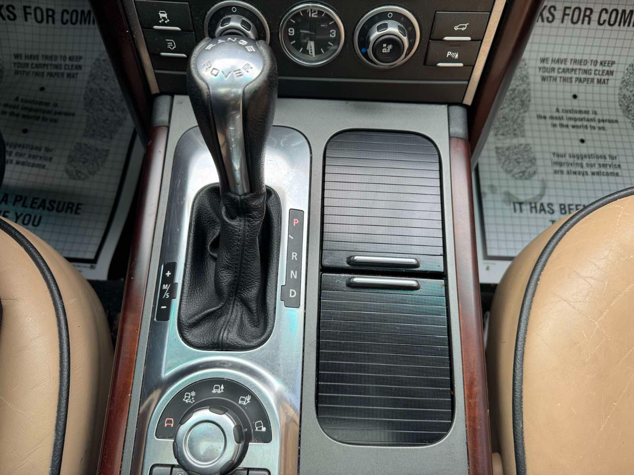 Land Rover Range Rover 4WD 4dr HSE LUX 2010