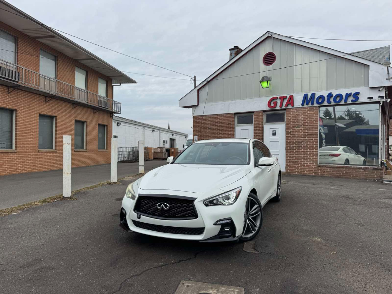 Infiniti Q50 4dr Sdn Premium AWD 2014
