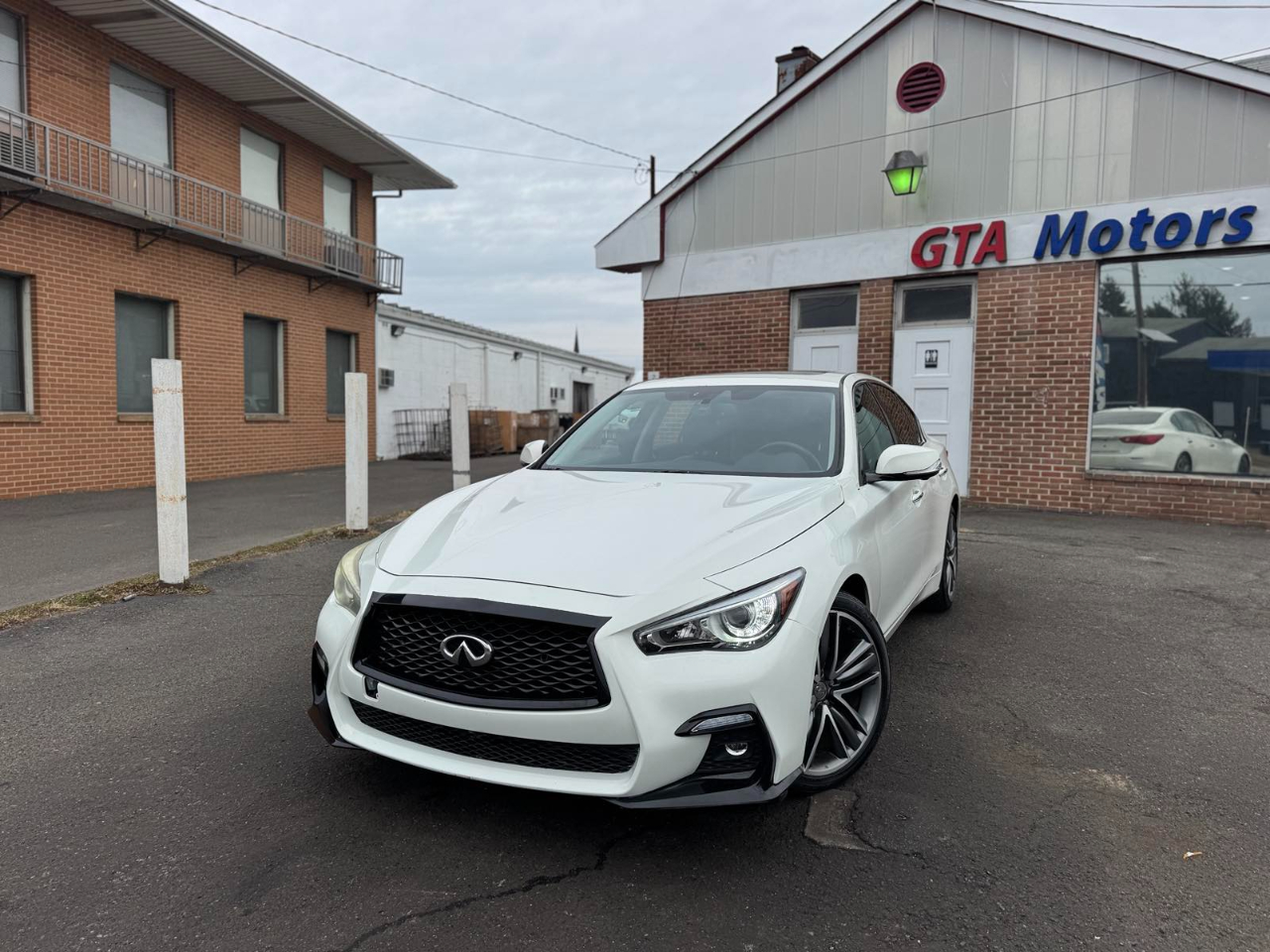 Infiniti Q50 4dr Sdn Premium AWD 2014