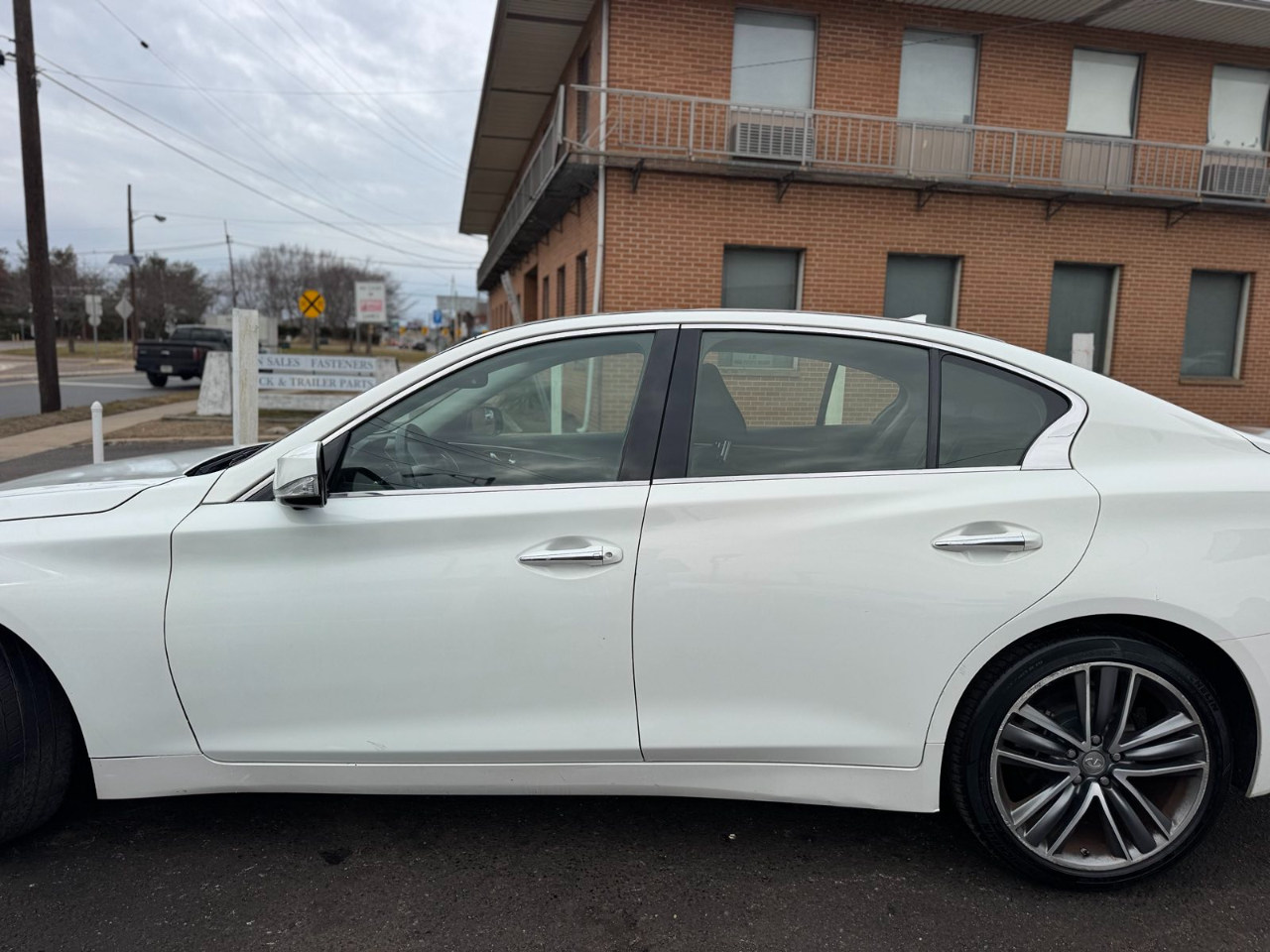 Infiniti Q50 4dr Sdn Premium AWD 2014