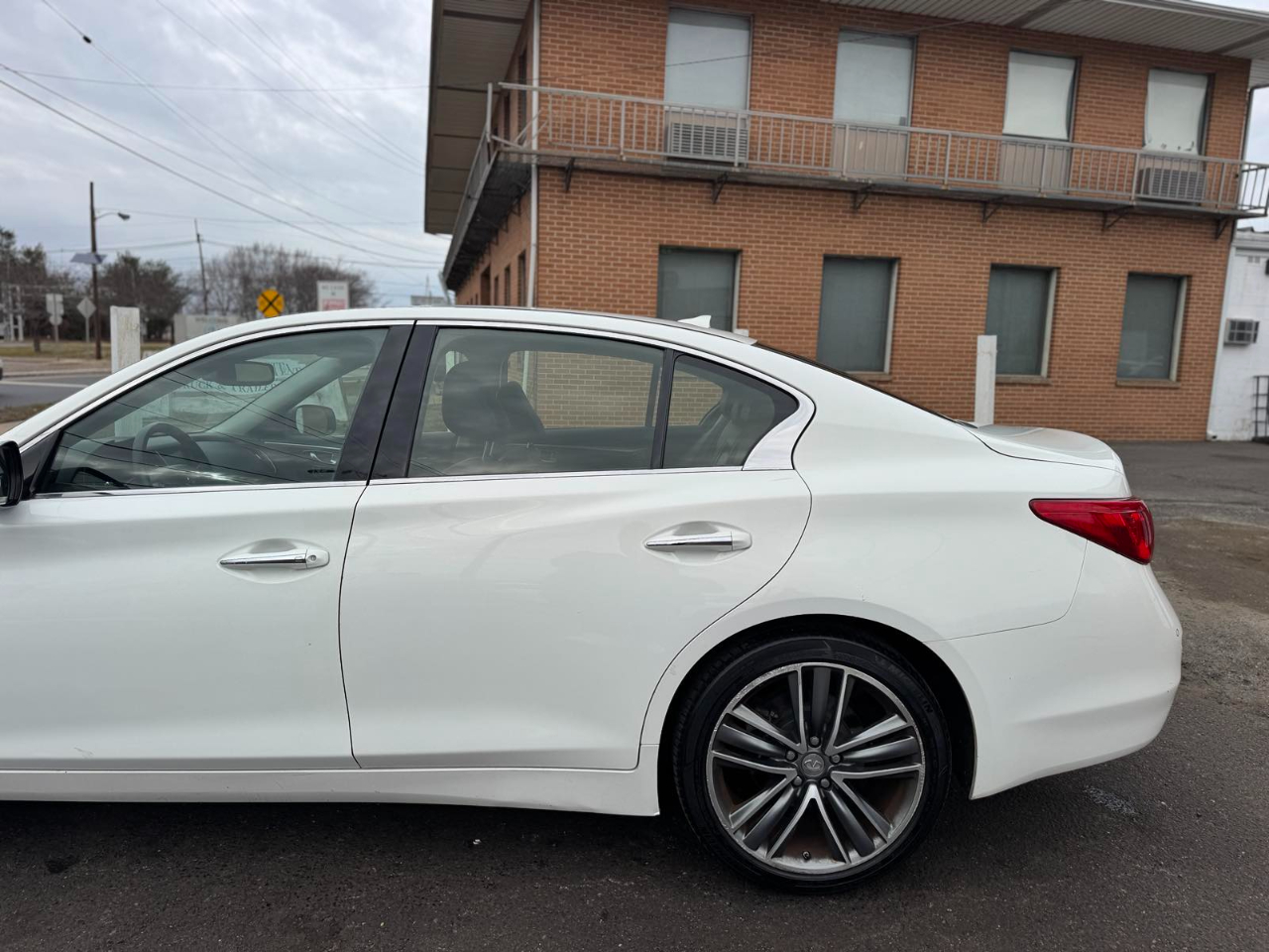 Infiniti Q50 4dr Sdn Premium AWD 2014