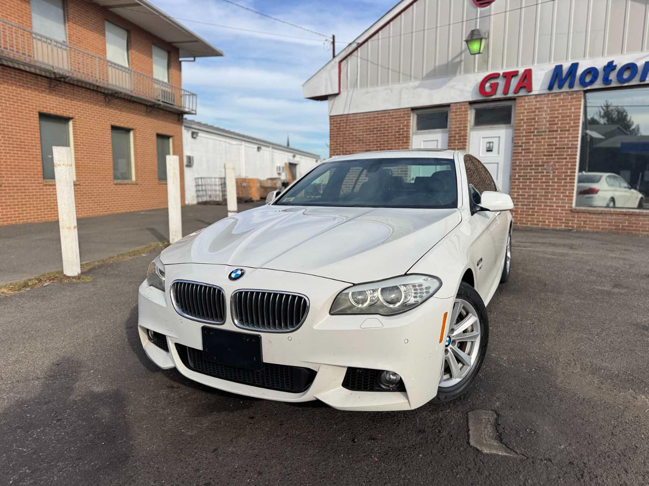 BMW 5 Series 4dr Sdn 535i xDrive AWD 2012