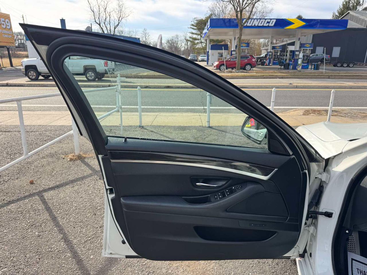 BMW 5 Series 4dr Sdn 535i xDrive AWD 2012