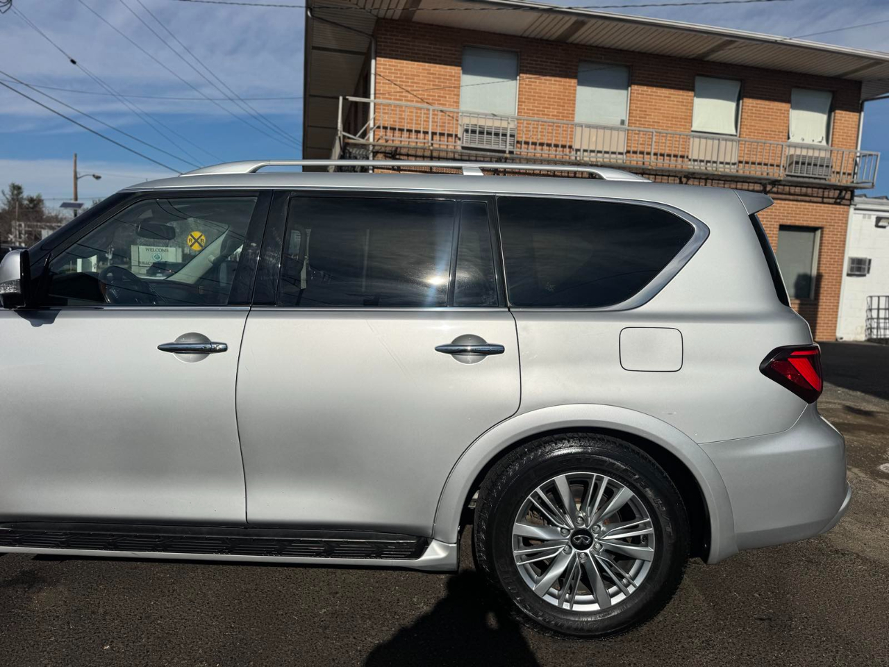 Infiniti QX80 LUXE AWD 2019