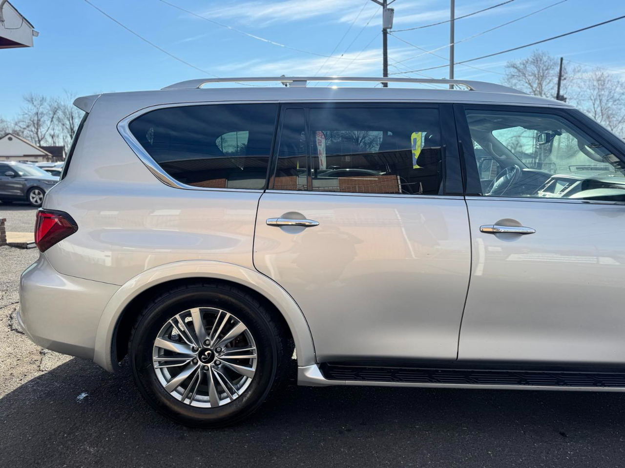 Infiniti QX80 LUXE AWD 2019