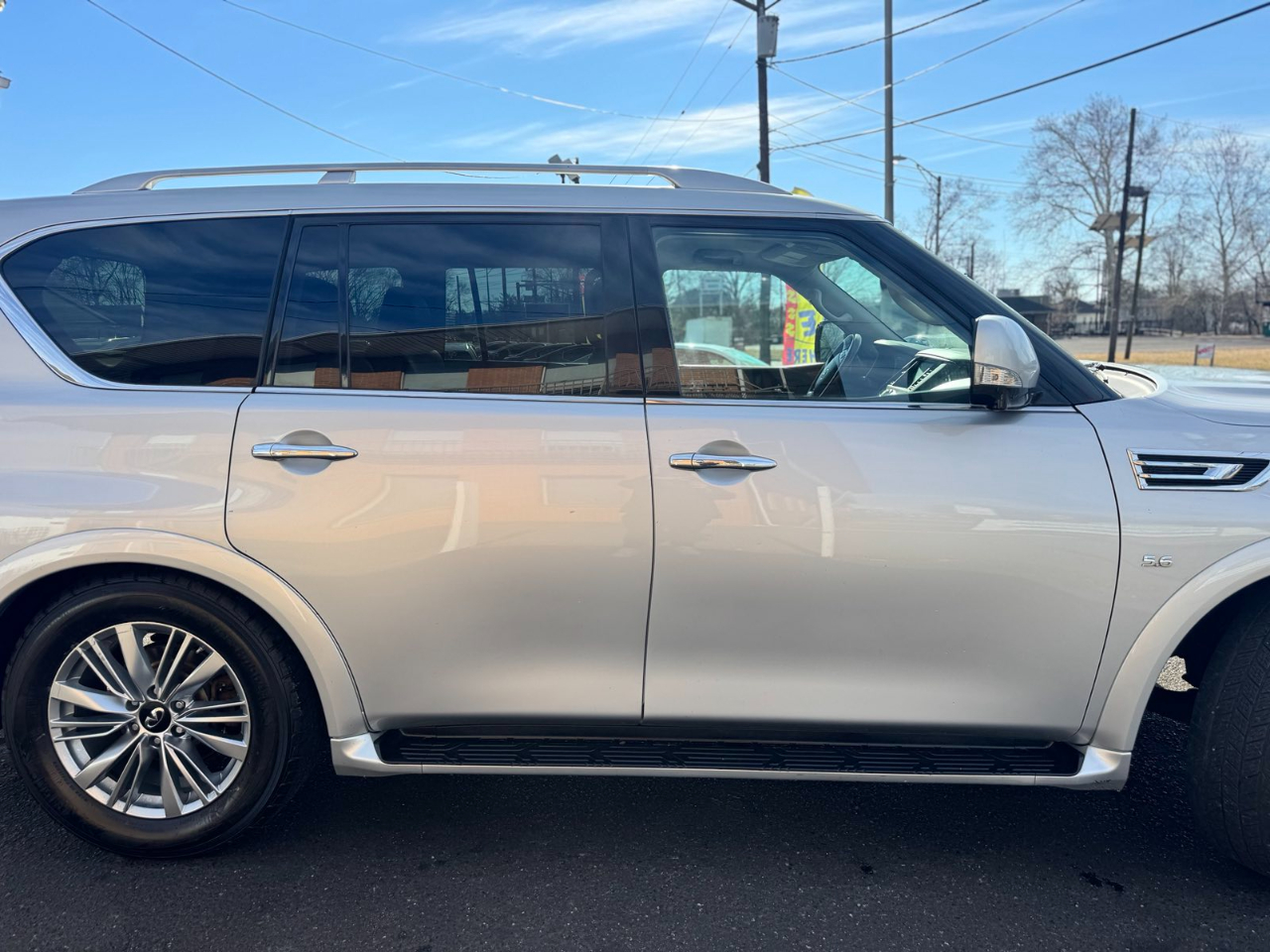Infiniti QX80 LUXE AWD 2019