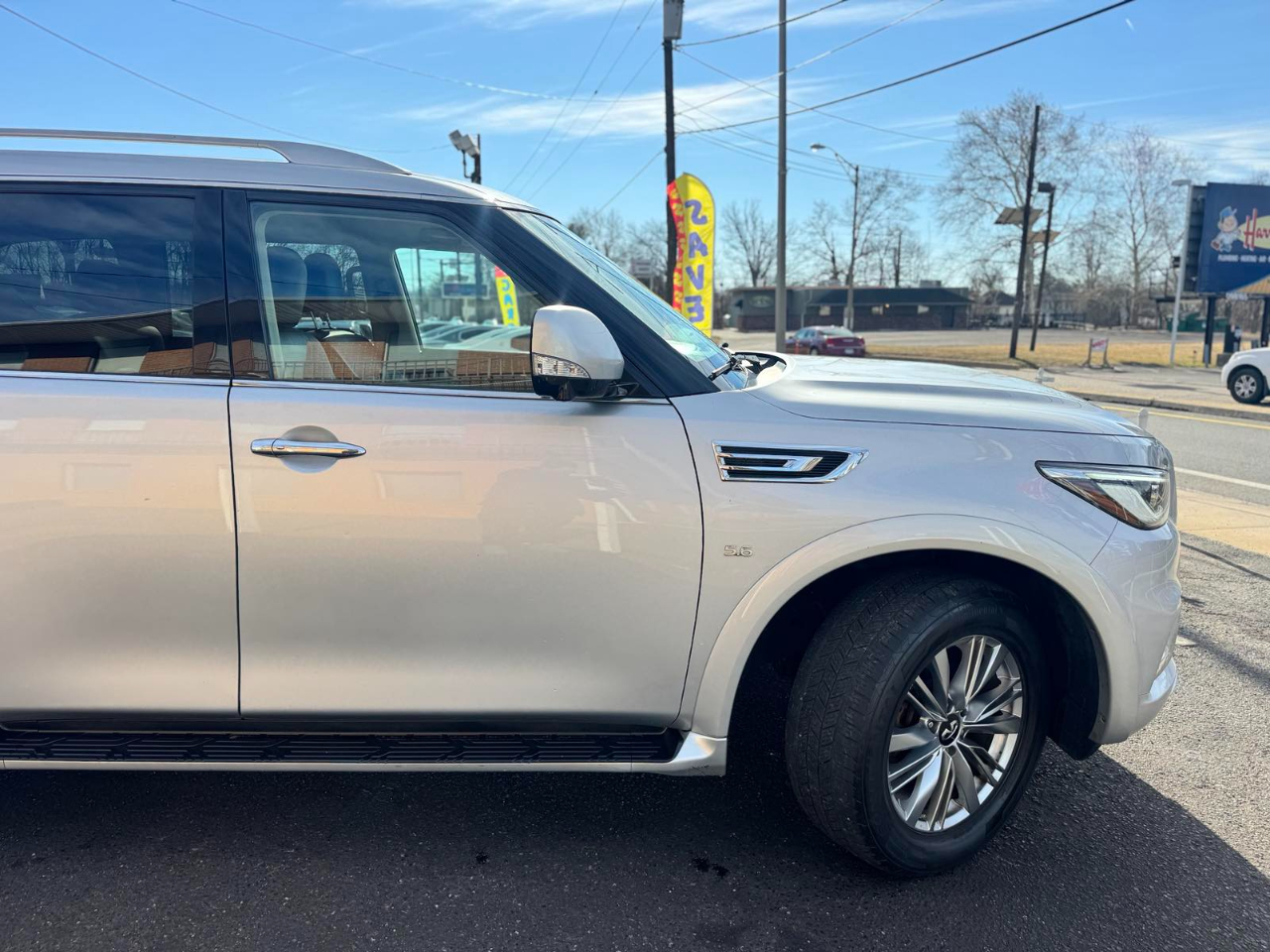 Infiniti QX80 LUXE AWD 2019