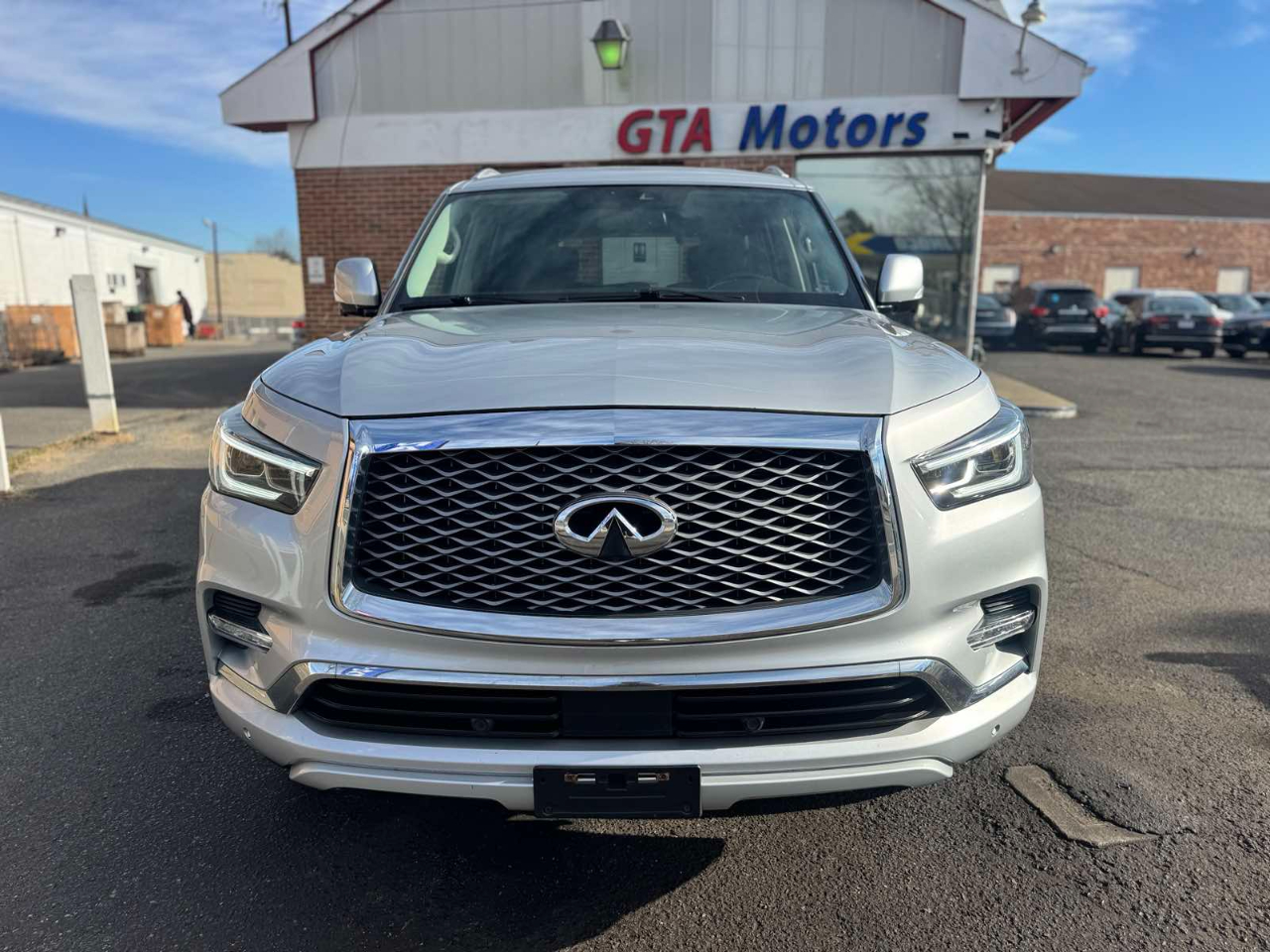 Infiniti QX80 LUXE AWD 2019