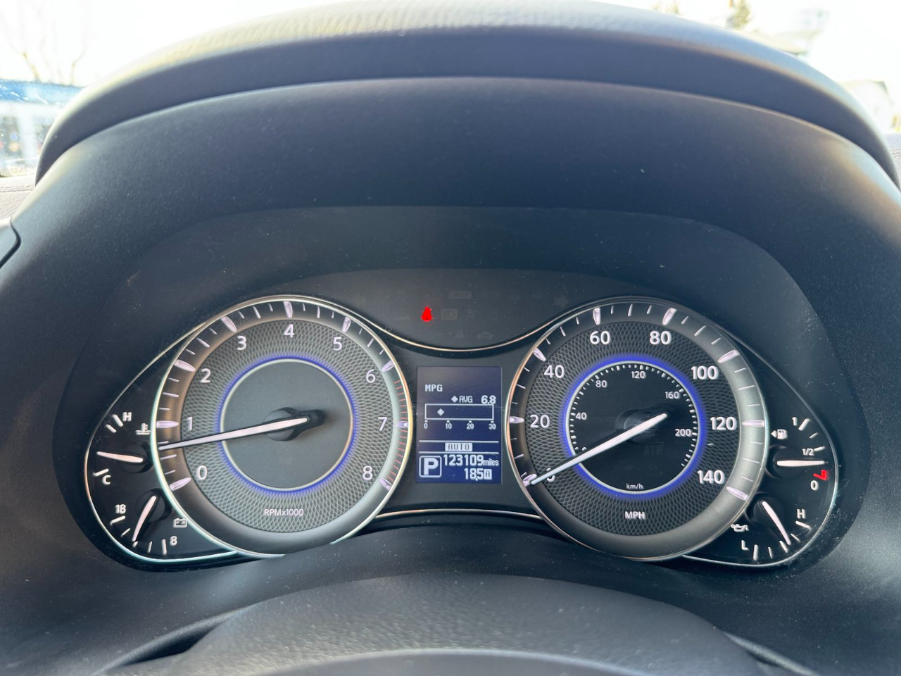 Infiniti QX80 LUXE AWD 2019