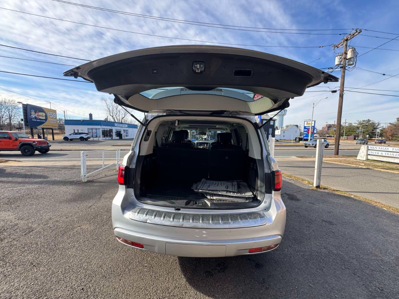 Infiniti QX80 LUXE AWD 2019