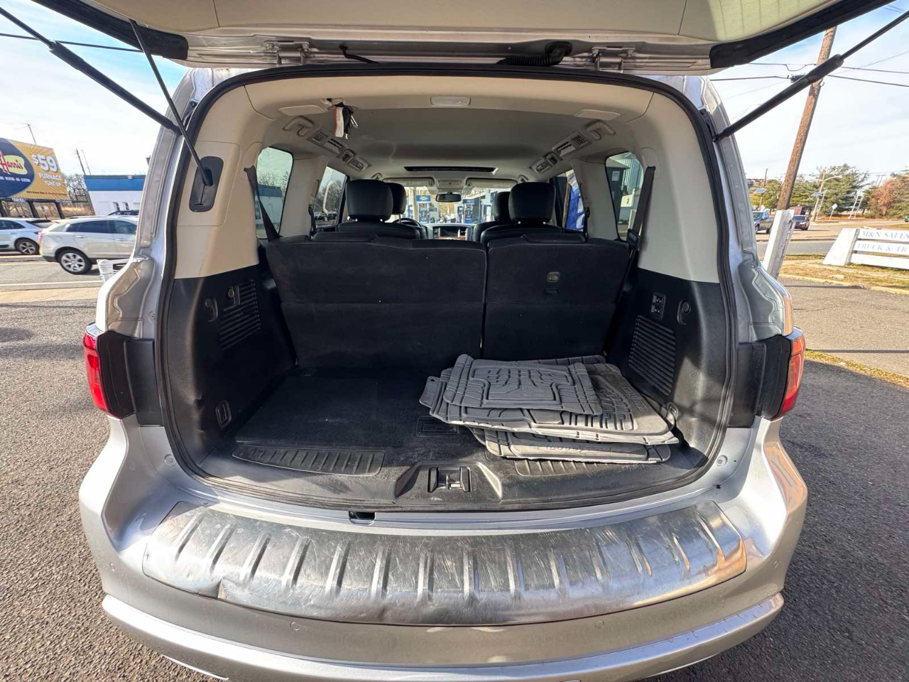 Infiniti QX80 LUXE AWD 2019