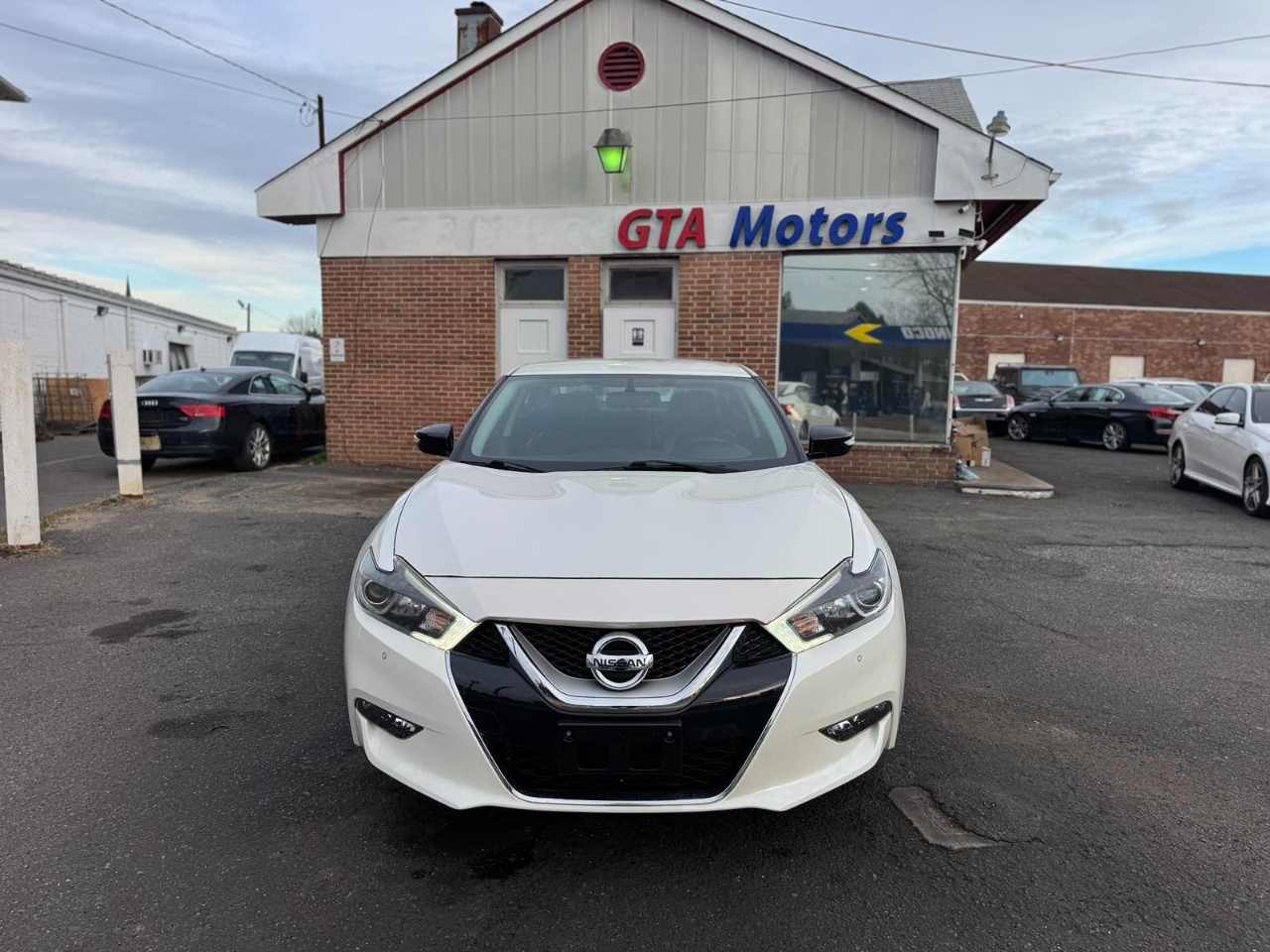 Nissan Maxima SV 3.5L *Ltd Avail* 2017