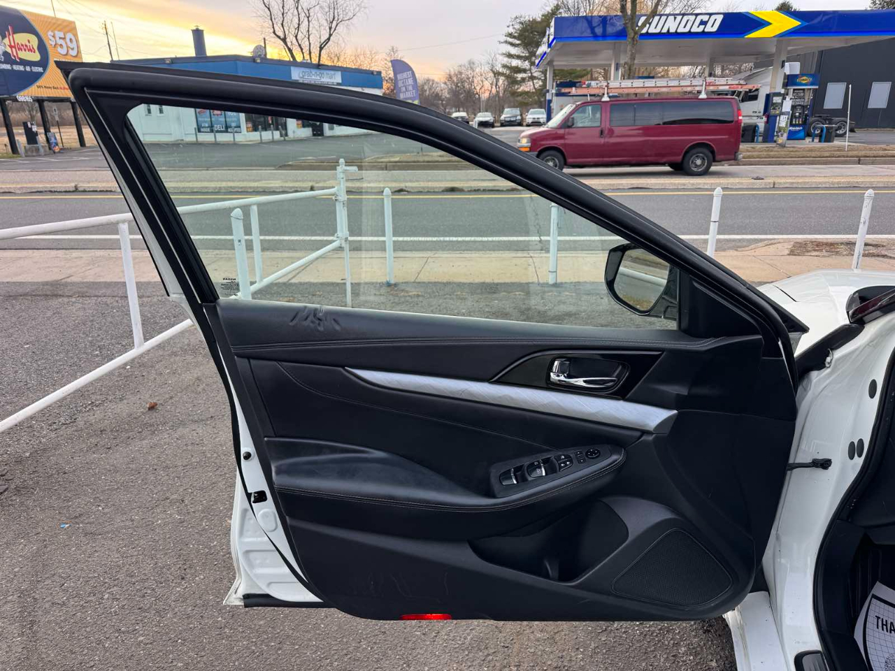 Nissan Maxima SV 3.5L *Ltd Avail* 2017