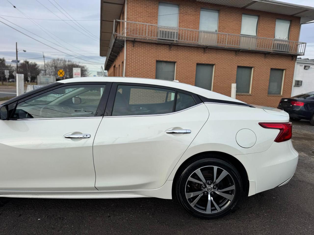 Nissan Maxima SV 3.5L *Ltd Avail* 2017