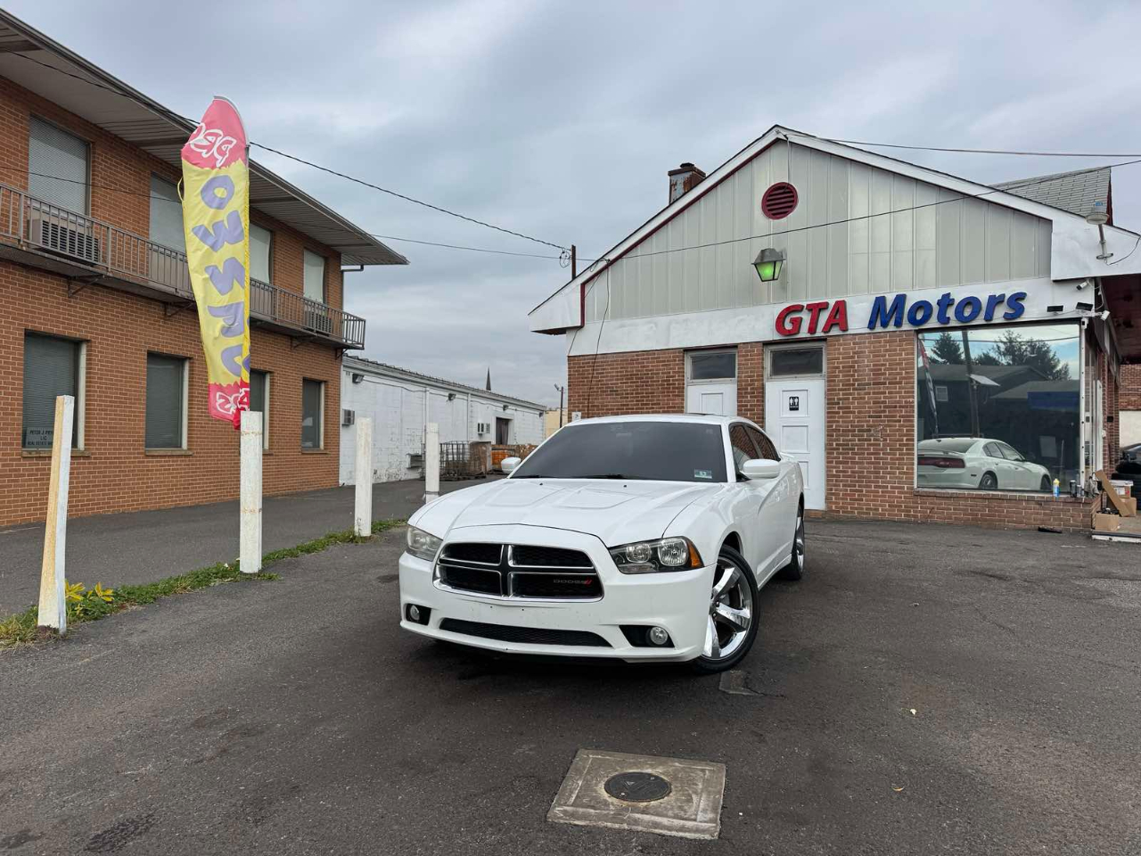 Dodge Charger 4dr Sdn SXT RWD 2013