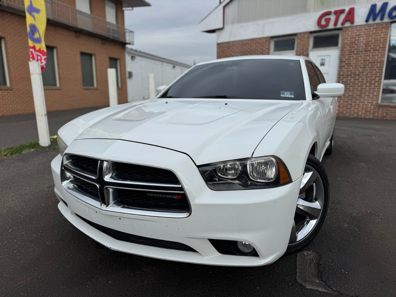 Dodge Charger 4dr Sdn SXT RWD 2013