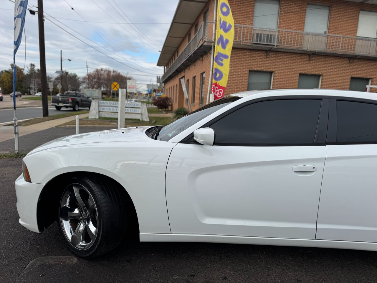 Dodge Charger 4dr Sdn SXT RWD 2013