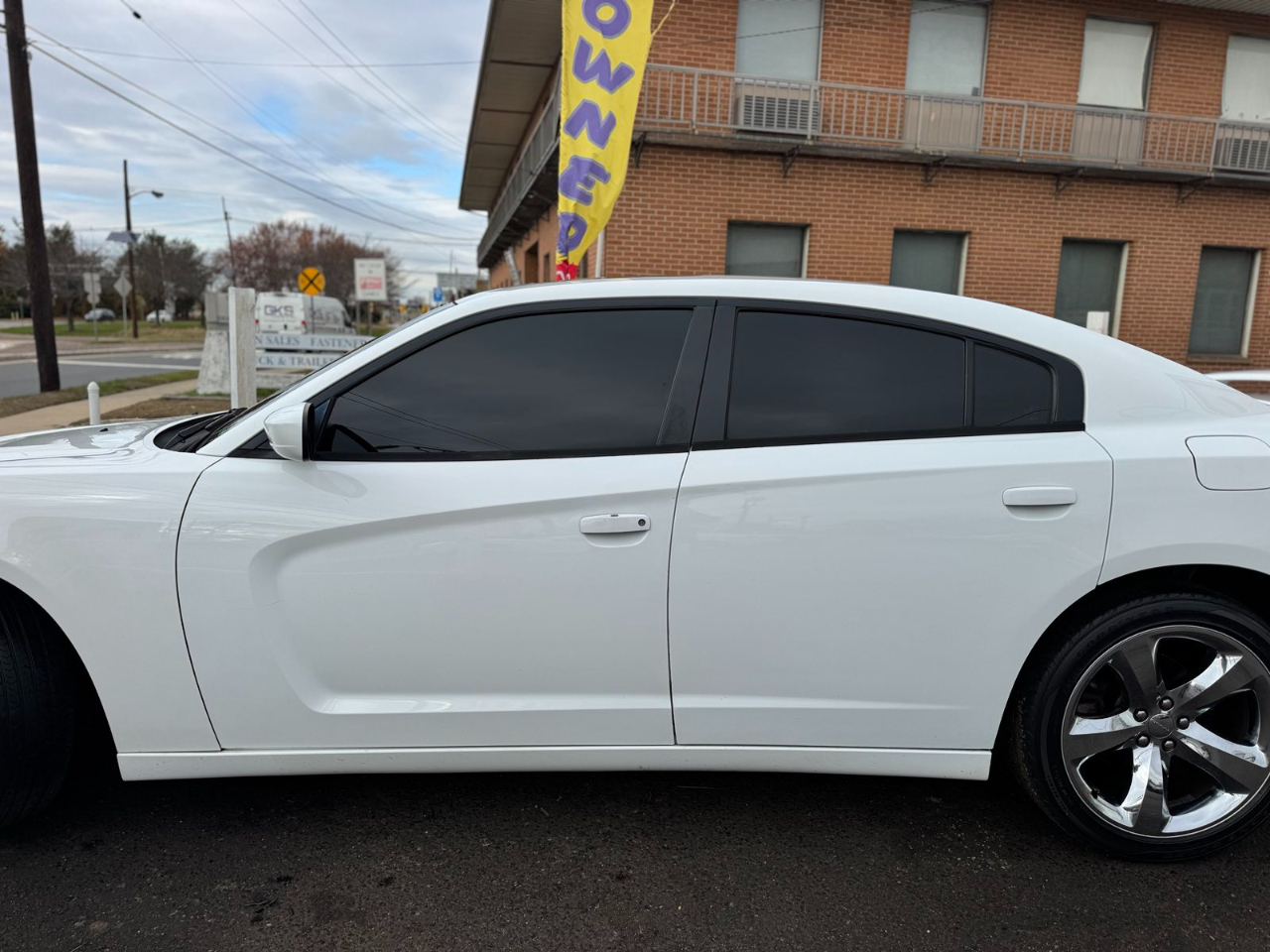 Dodge Charger 4dr Sdn SXT RWD 2013