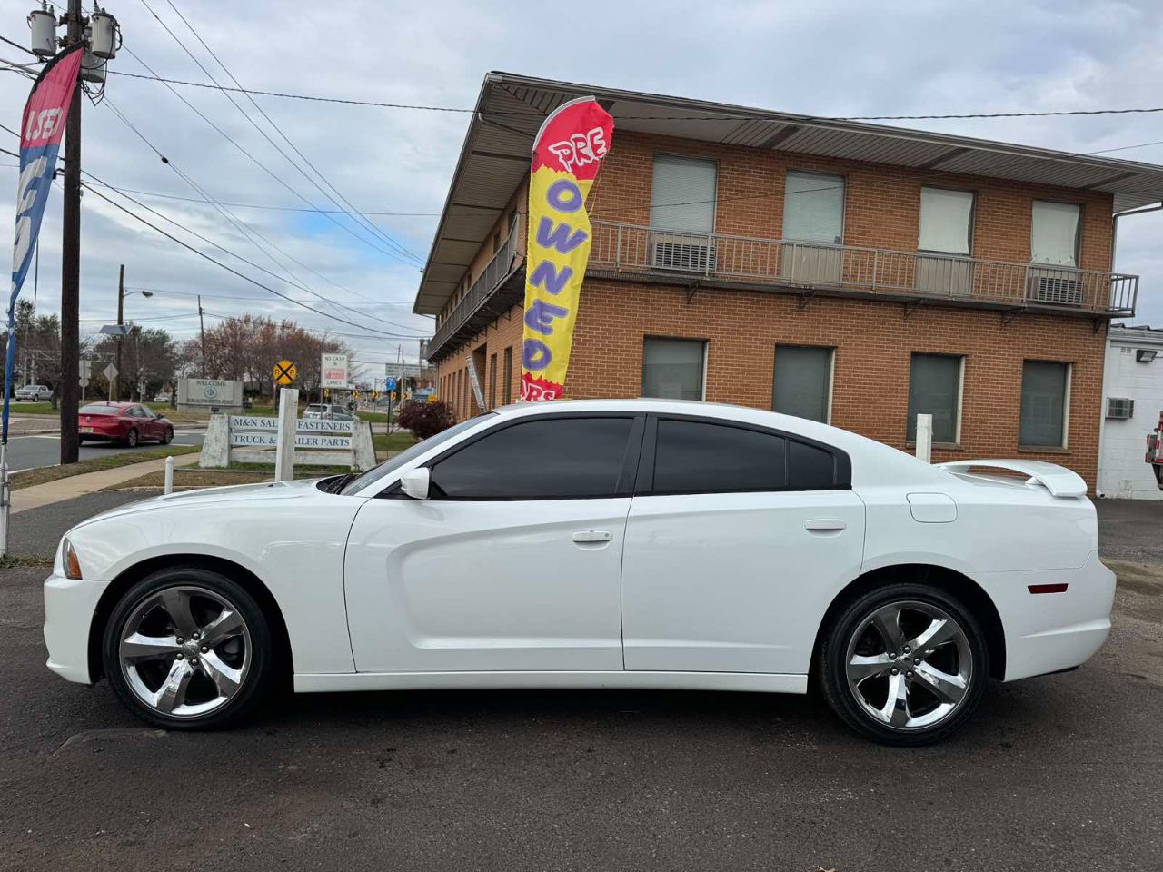 Dodge Charger 4dr Sdn SXT RWD 2013
